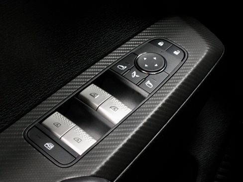 New 2025 Mitsubishi Outlander SE image 19