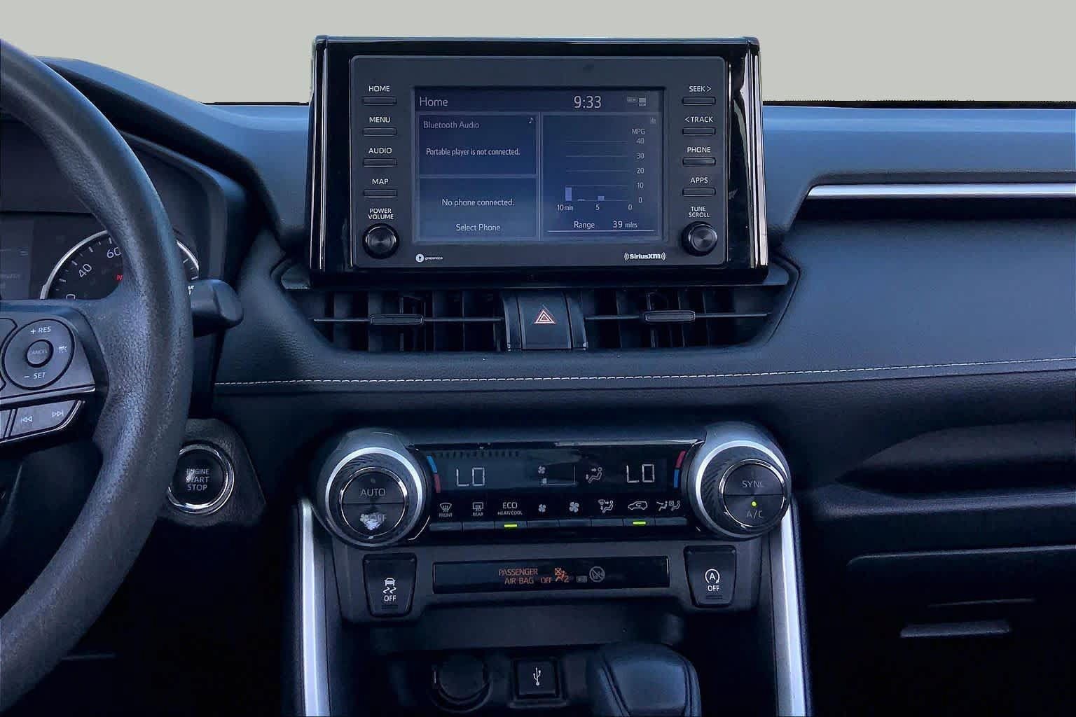 Used 2021 Toyota RAV4 XLE FWD image 7