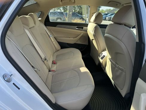 Used 2019 Hyundai Sonata SEL w/ Tech Package 02 FWD image 19