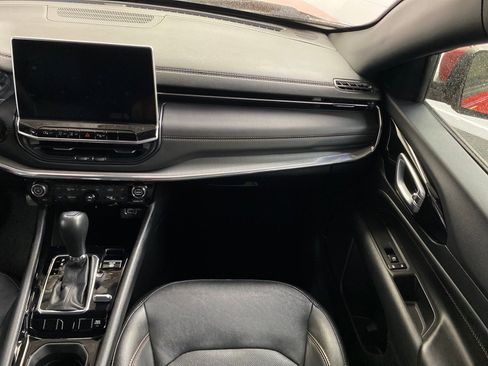 Used 2023 Jeep Compass Limited image 16