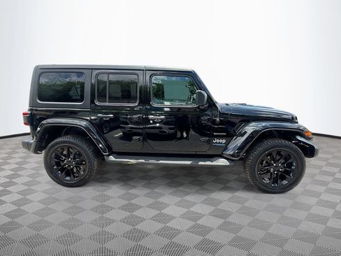 Used 2022 Jeep Wrangler Unlimited Sahara w/ Cold Weather Group AWD/4WD image 5