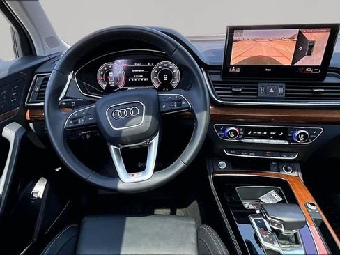 Used 2023 Audi Q5 2.0T Premium Plus w/ Premium Plus Package AWD/4WD image 5