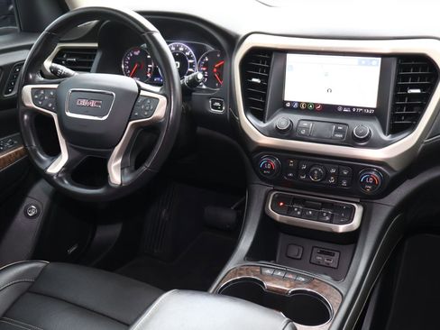 Used 2020 GMC Acadia Denali w/ Technology Package image 9