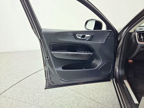 Used 2023 Volvo XC60 B5 Plus w/ Climate Package image 25