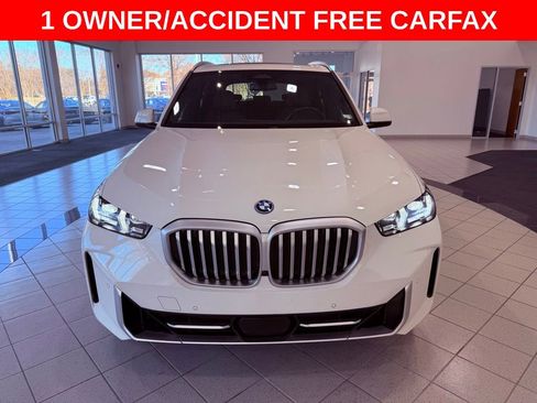Used 2025 BMW X5 xDrive50e image 2