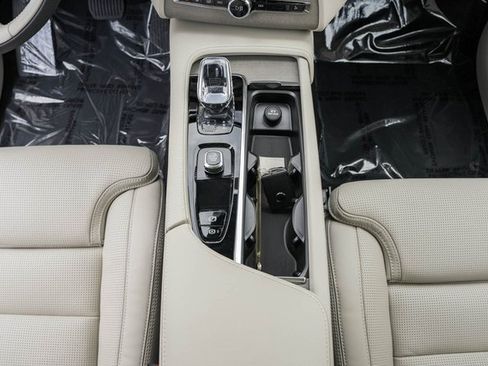 New 2025 Volvo XC90 T8 Ultra w/ Protection Package Premier image 23