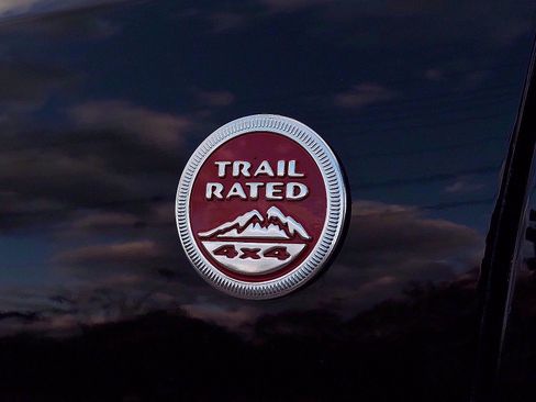 Used 2018 Jeep Grand Cherokee Trailhawk image 32