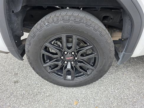 Used 2023 GMC Sierra 1500 Elevation image 18