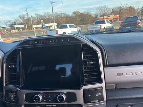 Used 2022 Ford F350 Lariat w/ Tremor Off-Road Package image 25