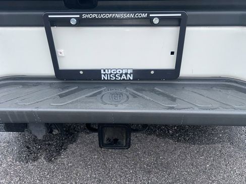 Used 2021 Nissan Frontier SV w/ Midnight Edition Floor Mats image 11