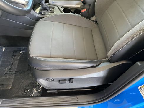Certified 2023 Volkswagen Taos SE w/ Panoramic Sunroof Package FWD image 13