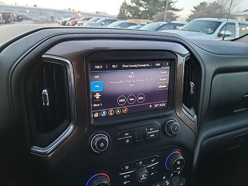 Used 2019 Chevrolet Silverado 1500 High Country image 12