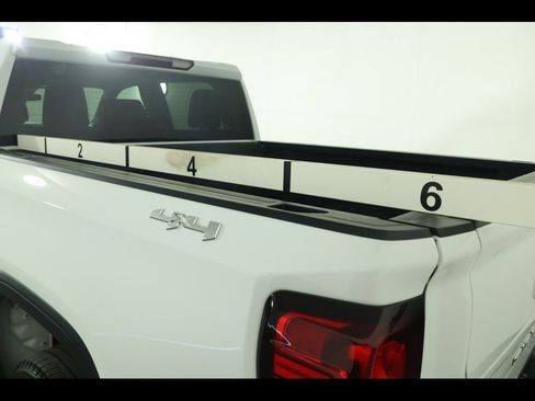 Used 2023 GMC Sierra 1500 SLE AWD/4WD image 11