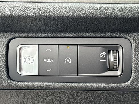 New 2026 Chevrolet Traverse LT w/ Sun and Wheel Package FWD image 21