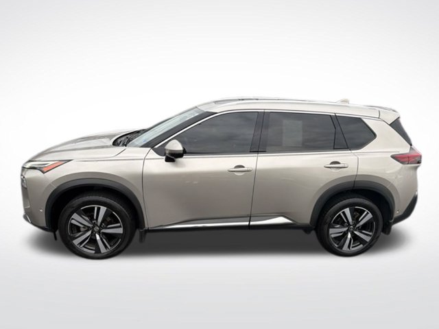 Used 2021 Nissan Rogue Platinum AWD/4WD image 2