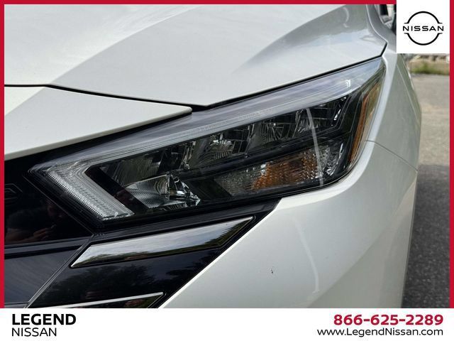 Used 2025 Nissan Versa SR w/ Trunk Package FWD image 10