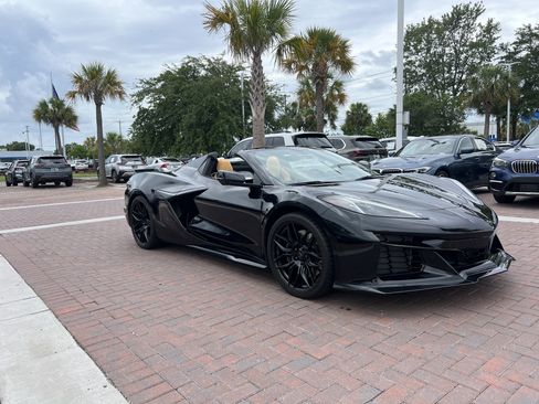 Used 2023 Chevrolet Corvette Z06 w/ Stealth Interior Trim Package RWD image 2