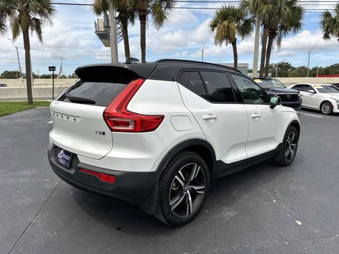 Used 2022 Volvo XC40 T5 R-Design image 5