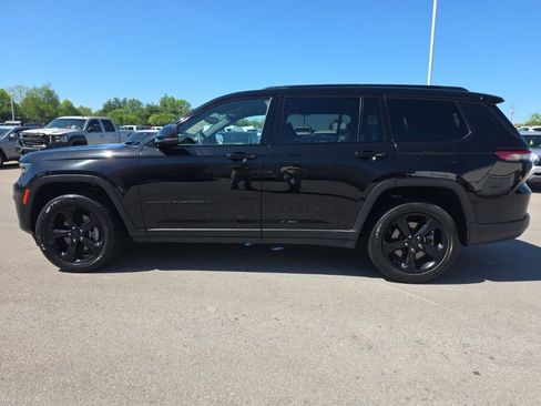 Used 2023 Jeep Grand Cherokee L Laredo AWD/4WD image 8