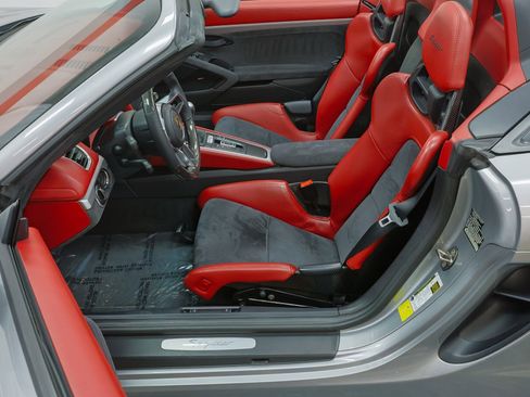 Used 2016 Porsche Boxster Spyder image 64