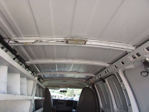 Used 2012 Chevrolet Express 1500 RWD image 17