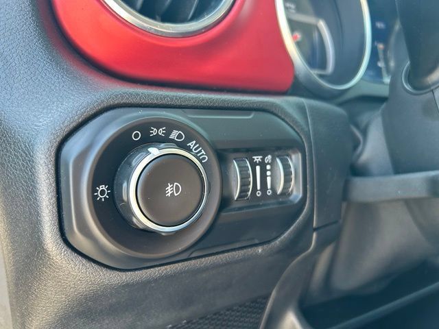 Used 2021 Jeep Wrangler Unlimited Rubicon w/ Dual Top Group AWD/4WD image 27