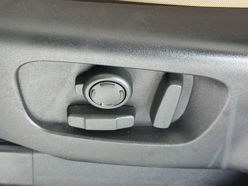 Used 2023 Land Rover Discovery HSE R-Dynamic image 13