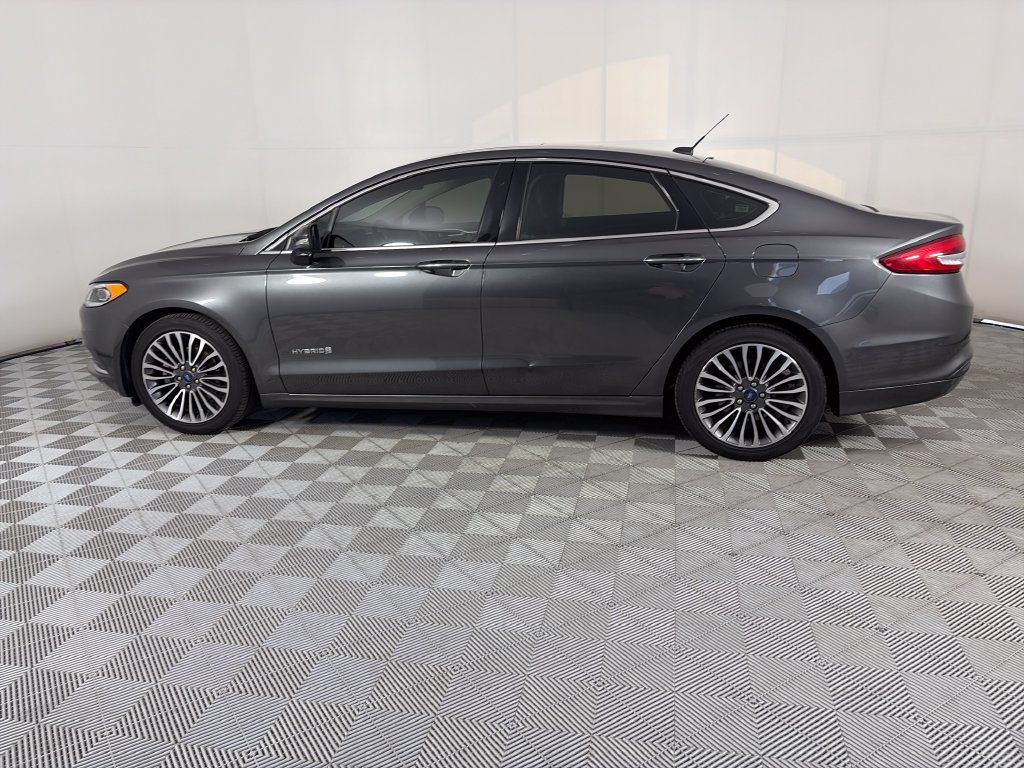 Used 2018 Ford Fusion SE w/ Equipment Group 602A FWD image 4
