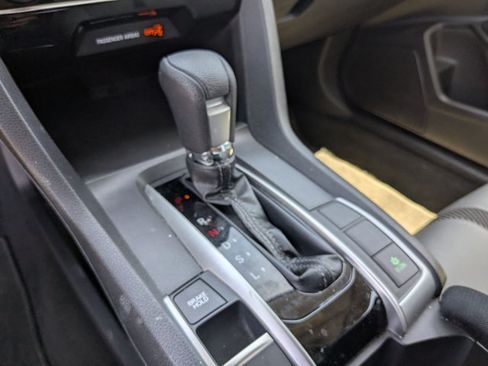 Used 2018 Honda Civic EX image 11