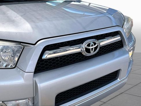 Used 2011 Toyota 4Runner SR5 w/ Premium Pkg w/Leather AWD/4WD image 29