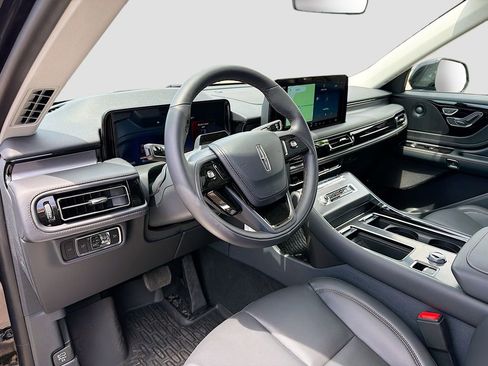 New 2026 Lincoln Aviator AWD image 9