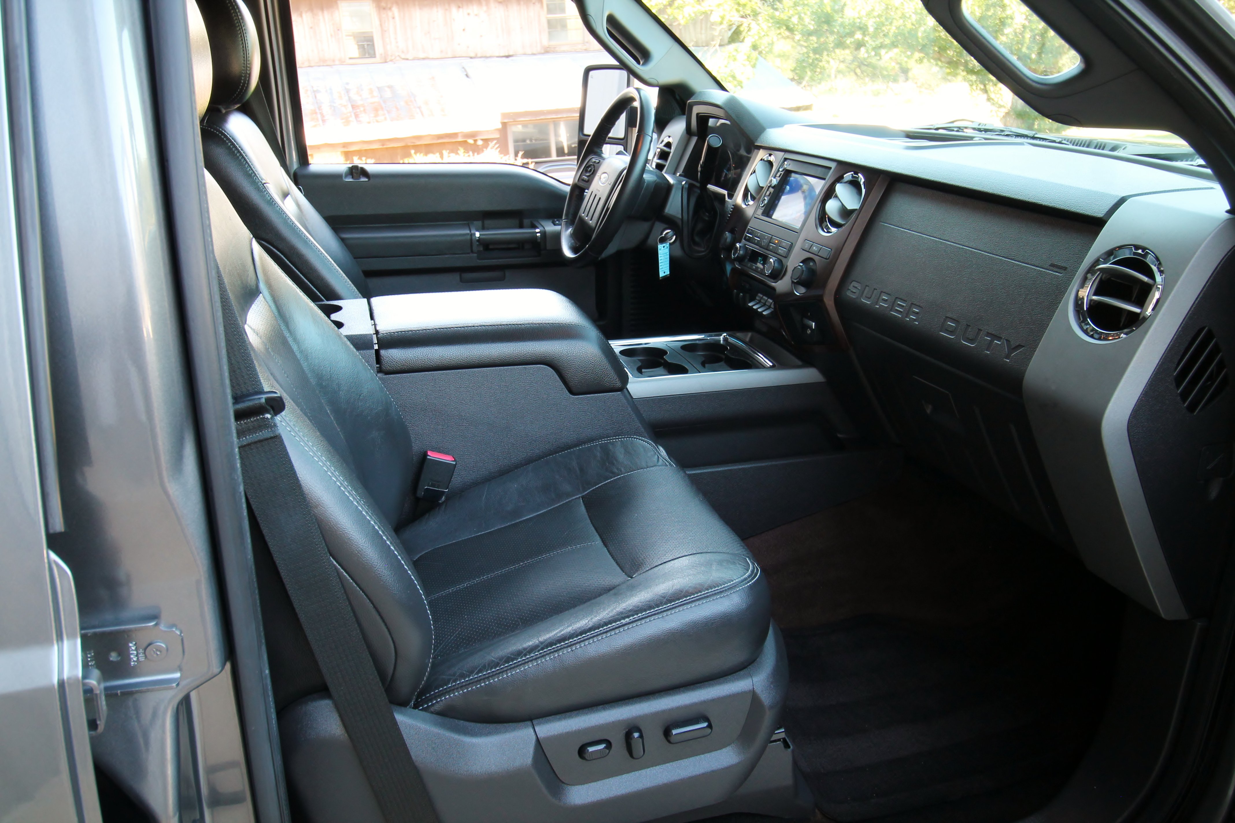 Used 2012 Ford F250 Lariat w/ Chrome Pkg AWD/4WD image 38