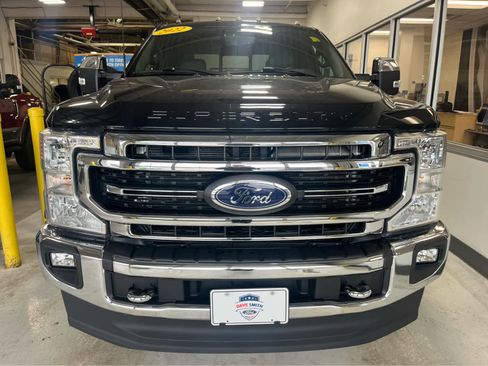 Used 2022 Ford F350 Lariat w/ Chrome Package image 3