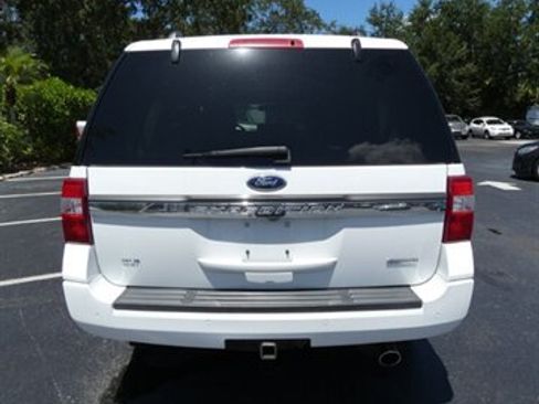 Used 2016 Ford Expedition XLT w/ Equipment Group 202A RWD image 12