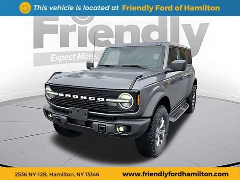 Used 2025 Ford Bronco Badlands AWD/4WD image 2