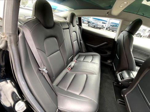 Used 2018 Tesla Model 3 Long Range image 19