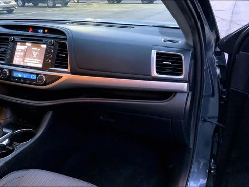 Used 2019 Toyota Highlander Plus image 17