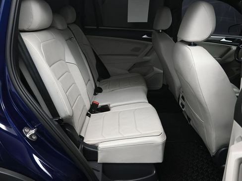 Used 2022 Volkswagen Tiguan SEL R-Line image 39