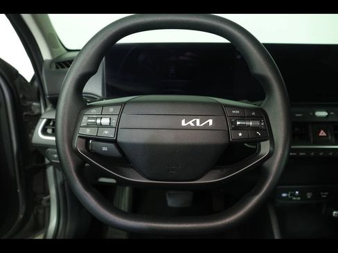 Used 2025 Kia K4 FWD image 11