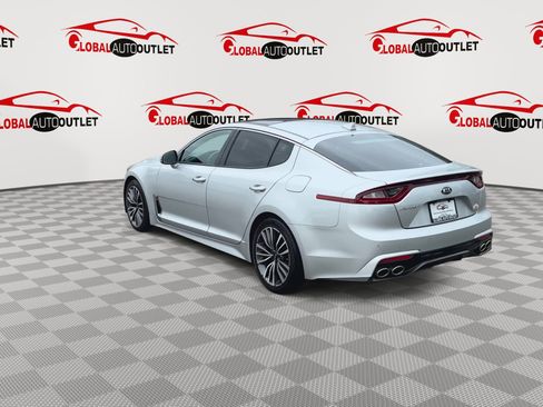 Used 2018 Kia Stinger Premium RWD image 6