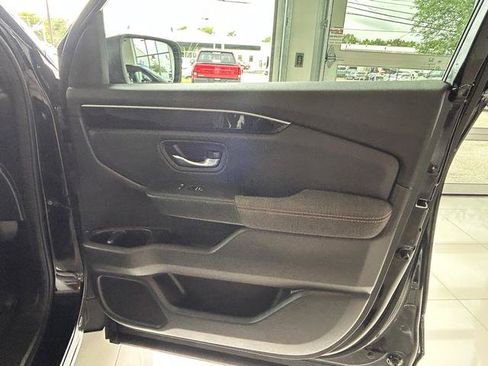 Used 2024 Honda Pilot Sport image 25
