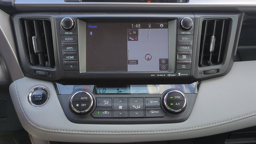 Used 2017 Toyota RAV4 XLE FWD image 14