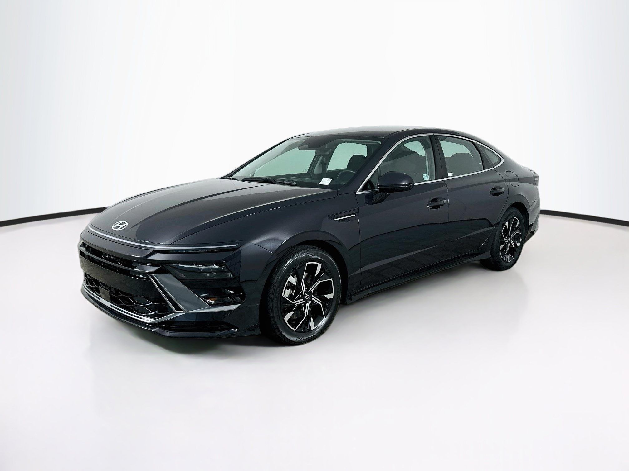 Used 2025 Hyundai Sonata SEL FWD image 3