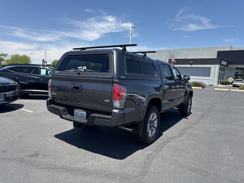 Used 2016 Toyota Tacoma Limited w/ Towing Package AWD/4WD image 5