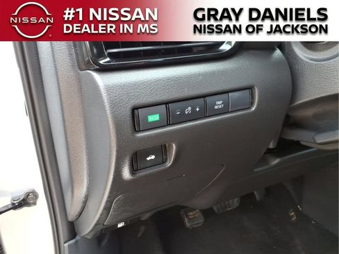Used 2022 Nissan Sentra SV FWD image 12