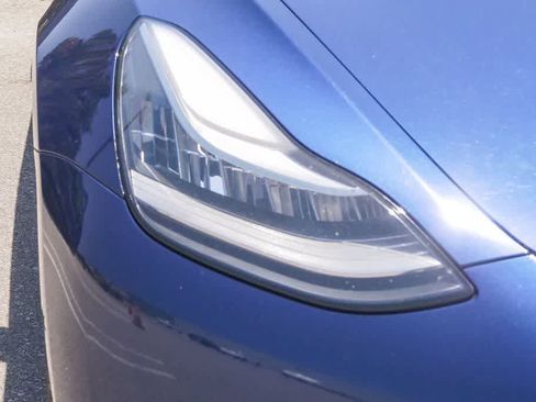 Used 2018 Tesla Model 3 Long Range RWD image 4