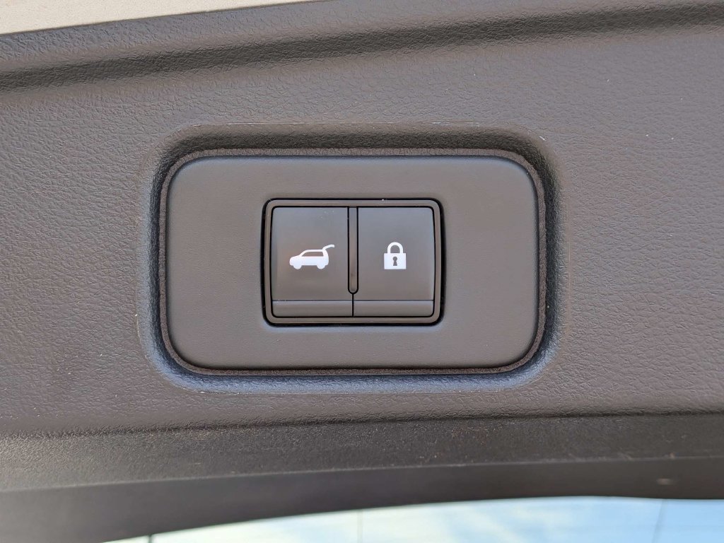 Used 2025 Nissan Pathfinder SV FWD image 12