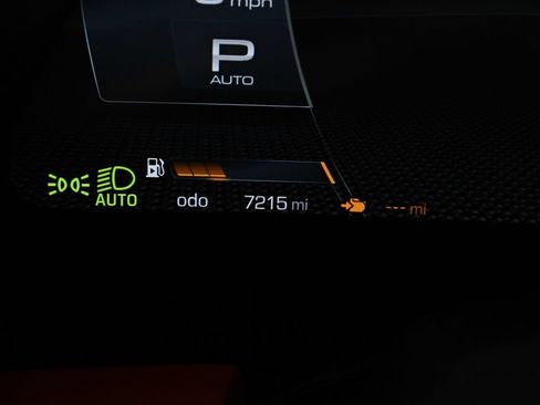 Used 2022 Ferrari Roma RWD image 14