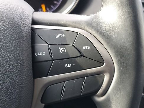 Used 2020 Jeep Grand Cherokee Limited image 24