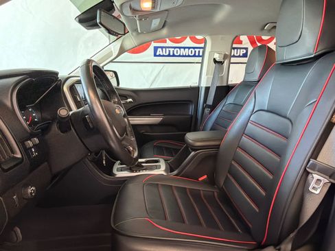 Used 2022 Chevrolet Colorado LT w/ Safety Package image 11